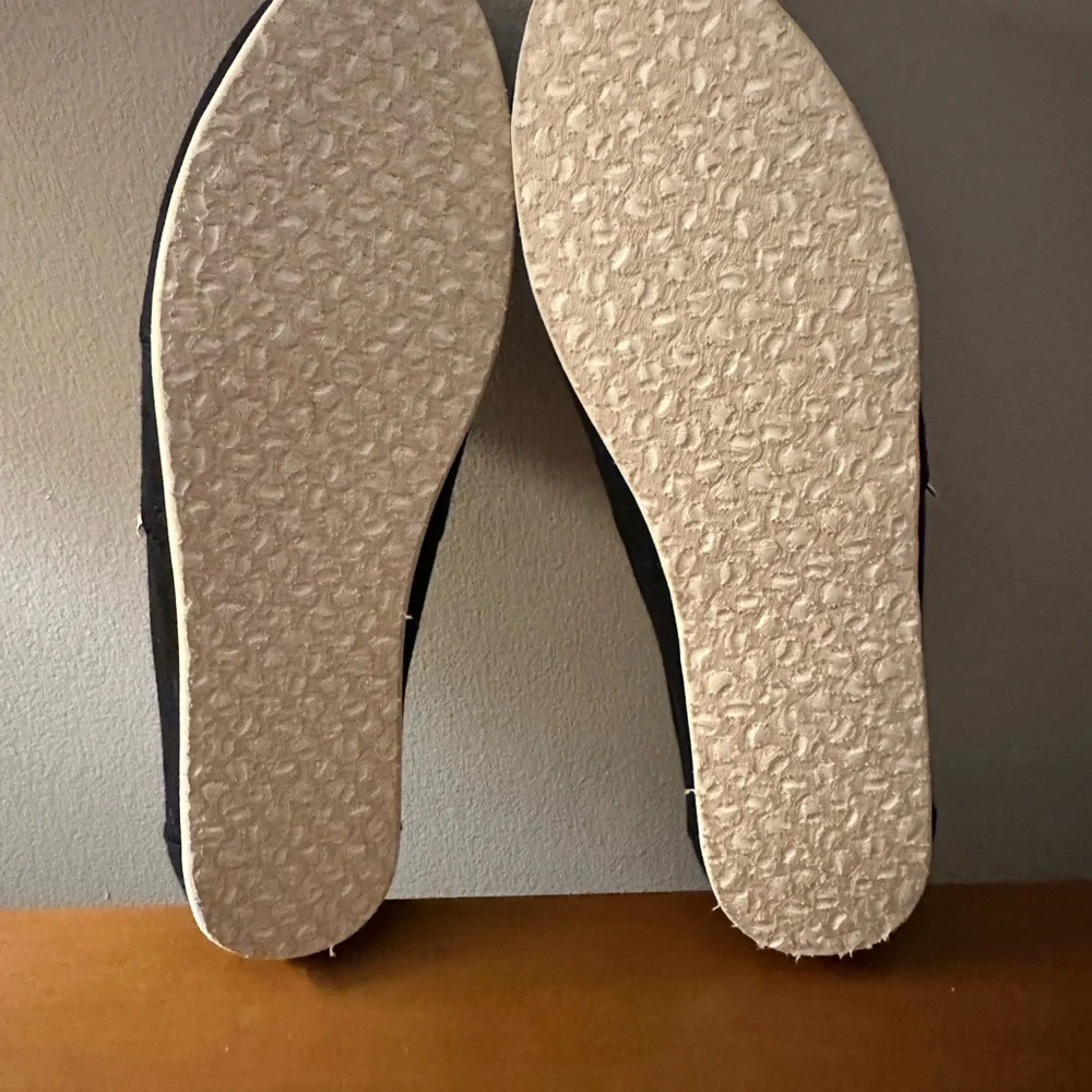 Toms Black Loafers Slip-Ons Casual Shoes - Picture 8 of 8